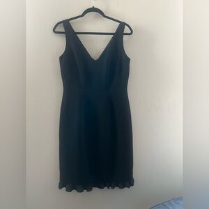 Kay Unger Womens Back Zip Sleeveless
V -Neck Sheath Dress Black Sz 4
100%Silk